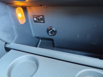 Volkswagen Touran I 2.0 TDI 140KM 2009 Volkswagen Touran 2.0 TDI 140KM Trendline 2009r, zdjęcie 20