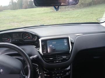 Peugeot 208 I Hatchback 5d Facelifting 1.6 BlueHDi 100KM 2016 Peugeot 208 Blue-HDi 100 Stop/Start Allure 99KM 2016r bezwypadkowy, zdjęcie 11