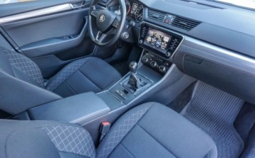 Skoda Superb III Liftback Facelifting 1.5 TSI 150KM 2019 Skoda Superb Skoda Superb Active 1.5 TSI 150KM 1.5 Benzyna 150KM, zdjęcie 32