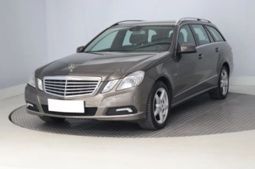 Mercedes Klasa E W212 Kombi 250 CDI BlueEFFICIENCY 204KM 2010 Mercedes E E 250 CDI, 201 KM, Automat, Navi, zdjęcie 1