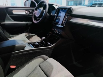 Volvo XC40 Crossover Facelifting 2.0 B3 163KM 2025 VOLVO XC40 B3 Plus Dark Suv 2.0 (163KM) 2025, zdjęcie 9