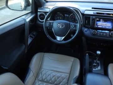 Toyota RAV4 IV MPV Facelifting 2.5 Hybrid 197KM 2017 Toyota RAV 4 2.5 Hybrid, Salon Polska, Serwis ASO, zdjęcie 6