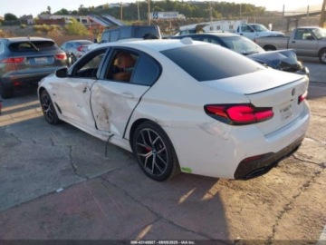 BMW Seria 5 G90-91 2023 BMW Seria 5 530e 2023 2.0l 2.0 Hybryda 181KM, zdjęcie 2