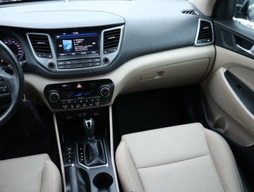Hyundai Tucson III SUV 1.7 CRDi 141KM 2016 Hyundai Tucson 1.7 CRDi, Salon Polska, Automat, zdjęcie 7