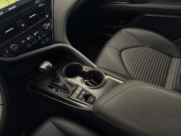 Toyota Camry IX Sedan 2.5 Hybrid Dynamic Force 218KM 2021 Toyota Camry Prestige / Kamera cofania / LED / ACC, zdjęcie 23