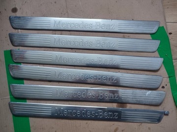 Listwa nakładka progowa lewa przód A2466800135 W176 A-klasa Mercedes