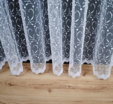Firana haftowana biała 300cm x 280cm końcówka kolekcji