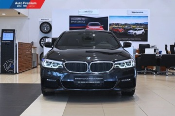 BMW Seria 5 G30-G31 Limuzyna 520d 190KM 2019 BMW Seria 5 xDriveAdaptacyjne Reflektory LEDSkorzana Kierownica M 2.0, zdjęcie 1