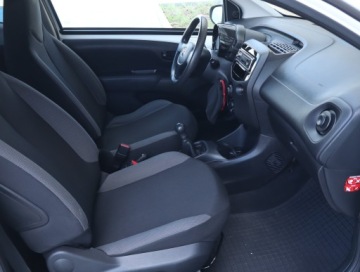 Toyota Aygo II Hatchback 5d 1.0 VVT-i 69KM 2015 Toyota Aygo 1.0 VVT-i, Klima, zdjęcie 8