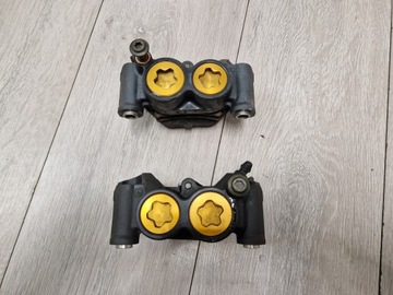 YAMAHA R1 RN12 ZACISK PRZOD KLOCKI PRZEDNI 04-06