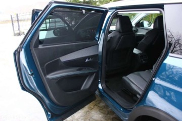 Peugeot 5008 II Crossover Facelifting 1.5 BlueHDi 130KM 2022 Peugeot 5008 Peugeot 5008 1.5 BlueHDi Allure SampS EAT8 1.5 Diesel 130KM, zdjęcie 32