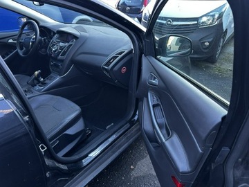 Ford Focus III Hatchback 5d 1.0 EcoBoost 125KM 2012 Ford Focus Bogate wyposażenie 2012, zdjęcie 21