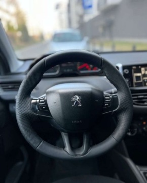 Peugeot 208 I Hatchback 3d 1.2 VTI 82KM 2013 Peugeot 208 Czujniki Kamera niski przebieg Warszawa 1.2 Benzyna 82KM, zdjęcie 25