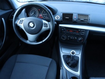 BMW Seria 1 E81/E87 Hatchback 5d E87 1.6 116i 115KM 2006 BMW 1 116i, Klima, Tempomat, Parktronic,ALU, zdjęcie 6