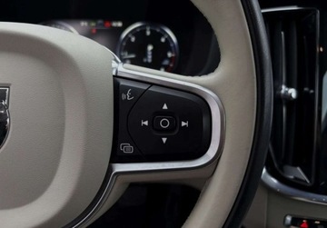 Volvo V60 I Kombi Facelifting 2.0 D4 DRIVE-E 190KM 2018 Volvo V60 D4 190KM SKORA virtual cockpit BLIS BEZWYPADKOWY gwarancja, zdjęcie 23
