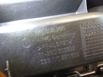 DESKA ROZDĚLOVAČE KOKPIT KONZOLA VOLKSWAGEN OE 1K1858295