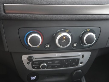 Renault Megane III Grandtour Facelifting 2013 1.2 Energy TCe 115KM 2016 Renault Megane 1.2 TCe, Salon Polska, Klima, zdjęcie 11