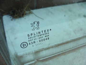 SKLO (OKNO) DVEŘE PRAVÝCH PRAVÁ PŘEDNÍ PŘEDNÍCH PEUGEOT 1007 04-09 R.