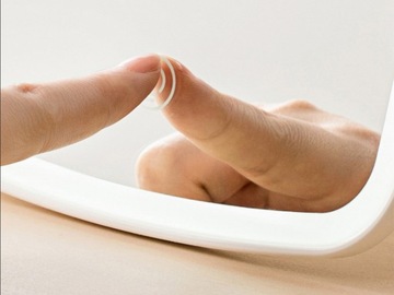 Косметическое зеркало со светодиодной подсветкой для макияжа.