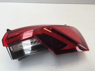 OCTAVIA IV 4 5E3 KOMBI LAMPA LEWY TYŁ W BŁOTNIK