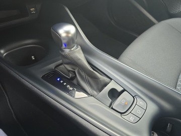 Toyota C-HR I Crossover Facelifting 1.8 Hybrid 122KM 2023 Toyota C-HR 1.8 Hybrid GPF Comfort Toyota C-HR 1,8, zdjęcie 26