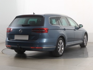 Volkswagen Passat B8 Variant 2.0 TDI BlueMotion SCR 150KM 2018 VW Passat 2.0 TDI, Salon Polska, Automat, Skóra, zdjęcie 4