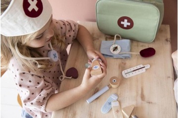 НАБОР МАЛЕНЬКОГО ГОЛЛАНДСКОГО ДОКТОРА С ЧЕМОДАНОМ