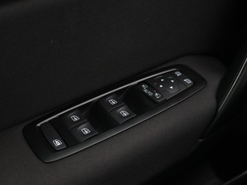 Renault Megane IV Hatchback 5d 1.3 TCe 140 FAP 140KM 2019 Renault Megane 1.3 TCe, Salon Polska, Klima, zdjęcie 16