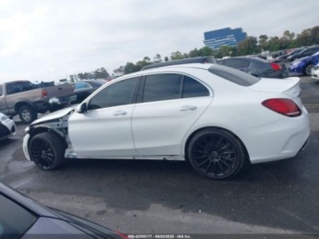 Mercedes Klasa C W205 2019 Mercedes-Benz Klasa C 2019 MERCEDES-BENZ C 300 2.0 Benzyna 255KM, zdjęcie 8