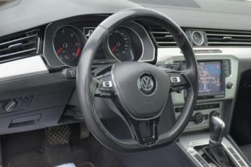 Volkswagen Passat B8 Variant 2.0 TDI 190KM 2015 Volkswagen Passat Variant VW PASSAT 2.0TDI 190KM DSG NAVI HAK Masaze Gwara, zdjęcie 21