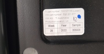 VW GOLF VII LEON A3 DRŽÁKY NÁDRŽE PALIVA