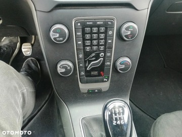 Volvo V40 II Hatchback 2.0 T2 DRIVE-E 122KM 2016 Volvo V40 II 2.0 T2 2,0 POLIFT, bezwypadkowy, zdjęcie 11