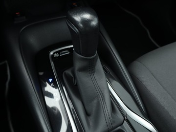 Toyota Corolla XII Sedan 1.8 Hybrid 122KM 2022 Toyota Corolla 1.8 Hybrid, Salon Polska, zdjęcie 11