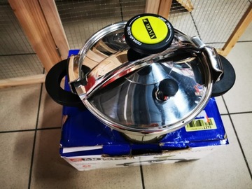 Скороварка Monix 4 л черный, серебристый