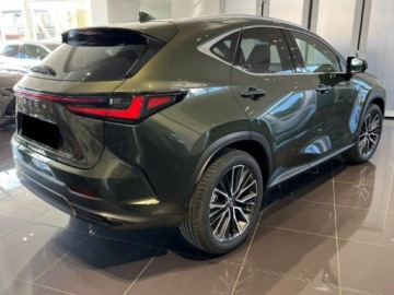 Lexus NX II SUV Facelifting 2.5 350h 200KM 2025 Od ręki - 350h Omotenashi 2.5 Hybrid AWD 200KM | Podgrzewane fotele!, zdjęcie 4