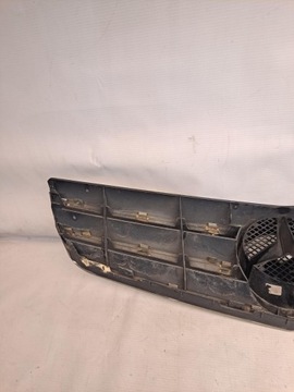 GRILL ATRAPA CHŁODNICY MERCEDES CLC CL203