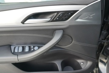 BMW X3 G01 SUV Plug-in Facelifting 2.0 30e 292KM 2024 BMW X3 FUL LED head UP nawi EL.KLAPA grzane fotel, zdjęcie 16