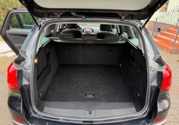 Opel Astra J Sports Tourer Facelifting 1.4 Turbo ECOTEC 140KM 2013 Opel Astra 1,4 TURBO 140KM Climatronic Xenon LED Navi Bezwypadkowy Serwis, zdjęcie 25