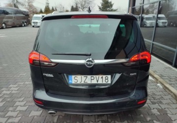 Opel Zafira C Tourer 2.0 CDTI ECOTEC 165KM 2013 Opel Zafira Opel Zafira C Bogate wyposazenie 2.0 Diesel 165KM, zdjęcie 3