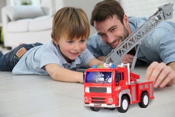 WÓZ STRAŻACKI STRAŻ POŻARNA ŚWIATŁO DŹWIĘK 1:20 SAMOCHÓD AUTO DLA DZIECI
