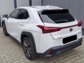 Lexus UX Crossover Facelifting 2.0 300h 199KM 2025 Od ręki - 300h F Sport Design 2.0 Hybrid Dynamic Force 199KM | Martwe pole!, zdjęcie 2