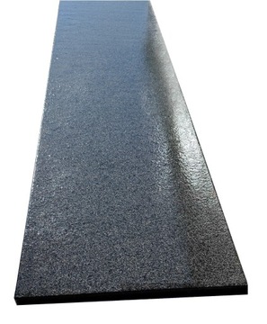 Гранитная лестница, внешние ступени ABSOLUTE BLACK по индивидуальному заказу.