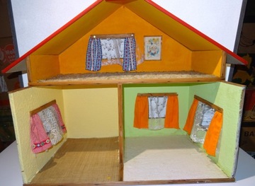 domek dla lalek drewniany wysokość 70 cm x 77 cm x 40 cm do małego remontu