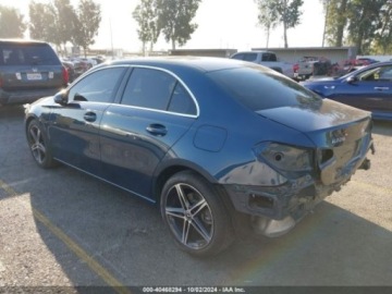 Mercedes Klasa A W177/V177 2021 Mercedes-Benz Klasa A 220, 2021r., 2.0L 2.0 Benzyna 188KM, zdjęcie 3