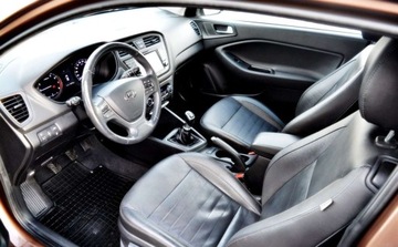 Hyundai i20 I Hatchback 5d Facelifting 1.4 CVVT 100KM 2015 Hyundai i20 Maxx Opcja , skory , Led, Nawi 1.4 Benzyna 100KM, zdjęcie 9