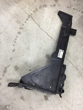 BMW E46 DRŽÁKY NÁDRŽE KAPALINY CHLADIČ 320D M47