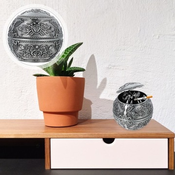 Металлическая пепельница - европейский стиль