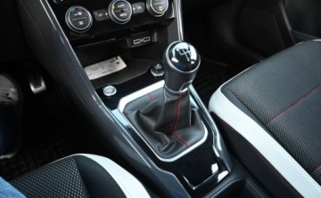 Volkswagen T-Roc I SUV 1.5 TSI ACT 150KM 2019 Volkswagen T-Roc 1,5 TSI 150 KM R-LINE Panorama Nawigacja Virtual Tacho FU, zdjęcie 15