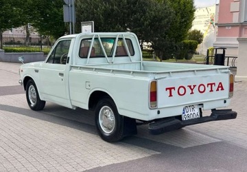 Toyota Hilux II 1978 Toyota Hilux Toyota Hilux 1.6 Benzyna 83KM, zdjęcie 3