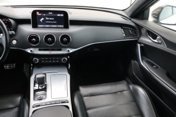 Kia Stinger Liftback 3.3 T-GDi 370KM 2018 Kia Stinger 3.3 T-GDI, Serwis ASO, 4X4, Automat, zdjęcie 7